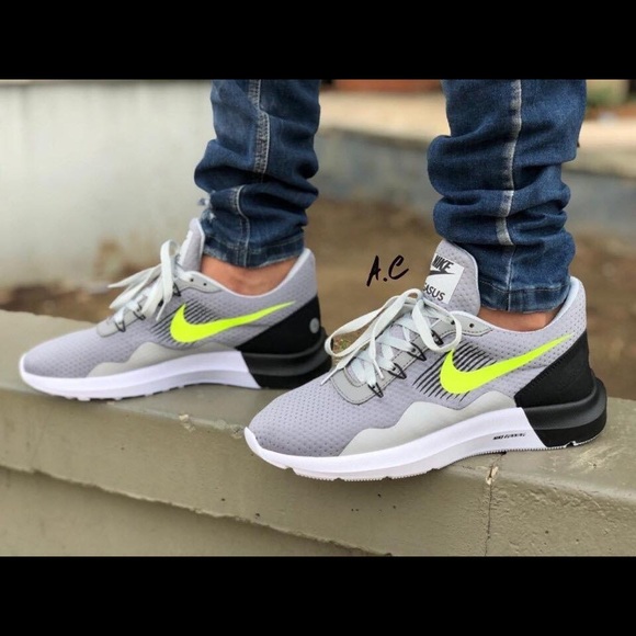 Nike Sneakers - Picture 2 of 4